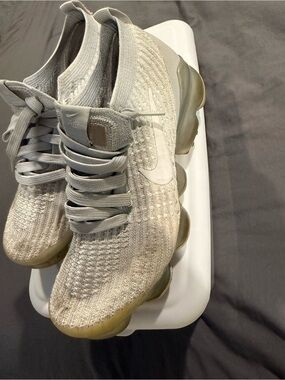 Nike Women’s Light Gray Flyknit VaporMax-Style Sneakers